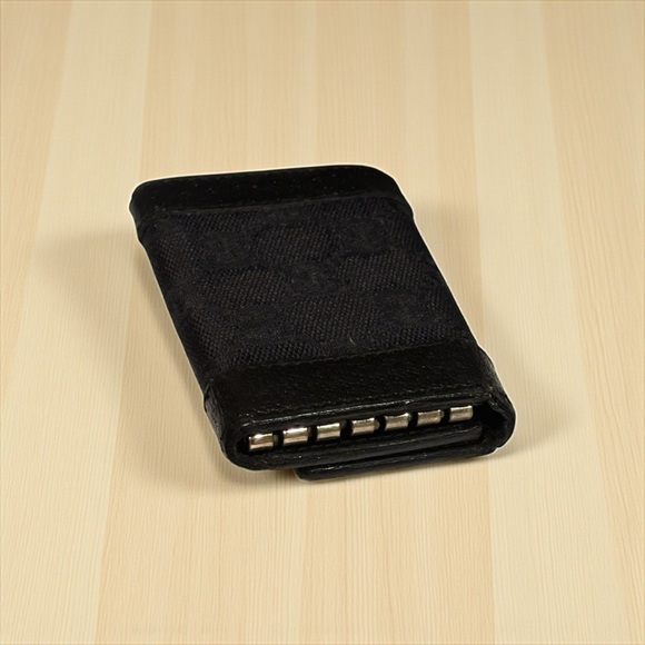 Vintage Gucci GG Monogram Key Holder – Black Leather & Canvas - Picture 4 of 9